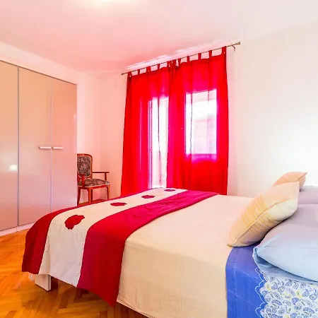 Spacious With Covered Terrace *