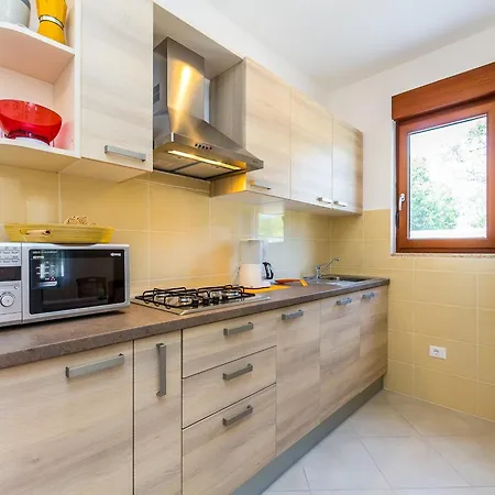 Spacious With Covered Terrace Apartamento