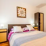 In Croatia Near The Coast Apartman *
