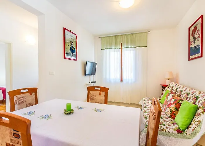 Appartement In Croatia Near The Coast Pula