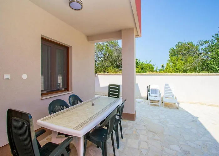 In Croatia Near The Coast Appartement Pula
